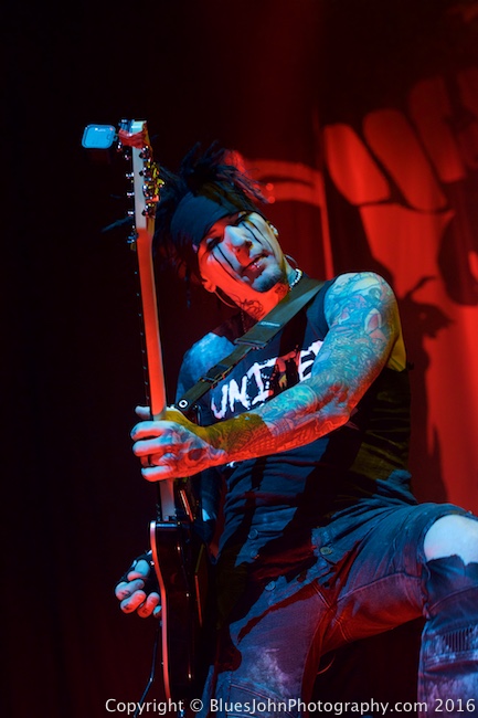 Sixx:A.M., Moda Center, photo by John Alcala