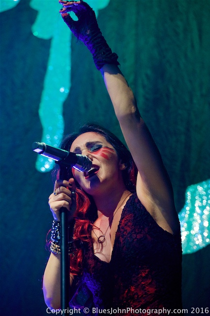 Sixx:A.M., Moda Center, photo by John Alcala