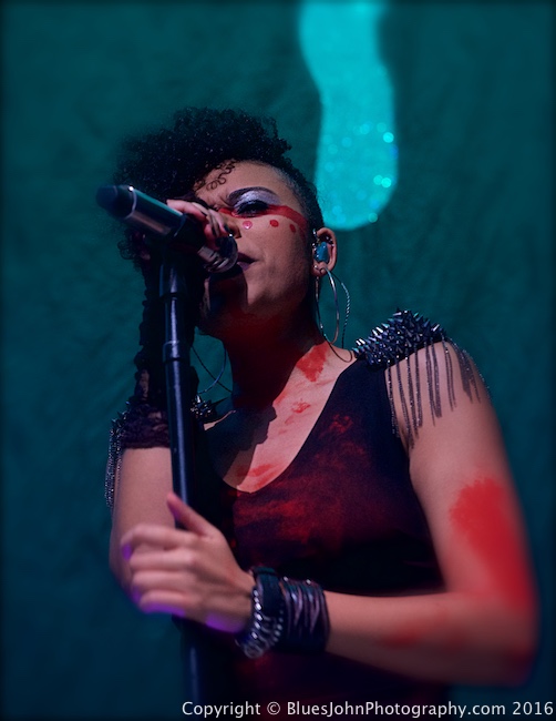 Sixx:A.M., Moda Center, photo by John Alcala