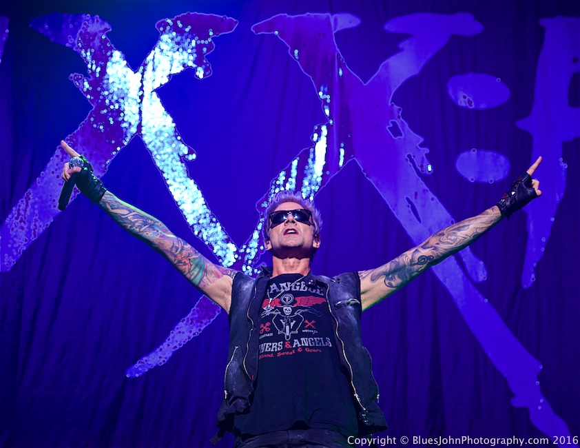 Sixx:A.M., Moda Center, photo by John Alcala