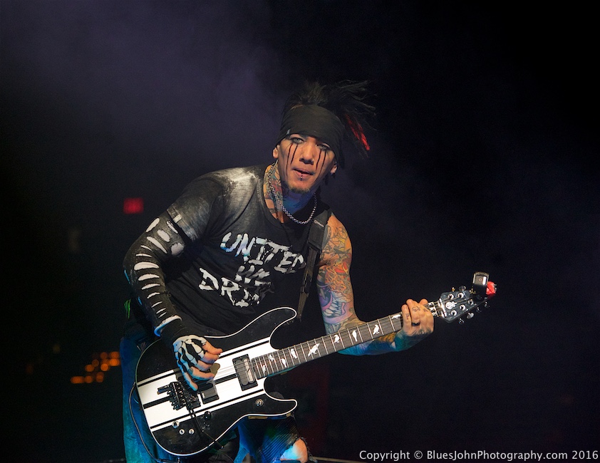 Sixx:A.M., Moda Center, photo by John Alcala
