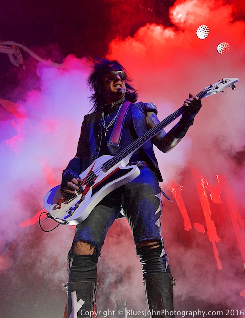 Sixx:A.M., Moda Center, photo by John Alcala