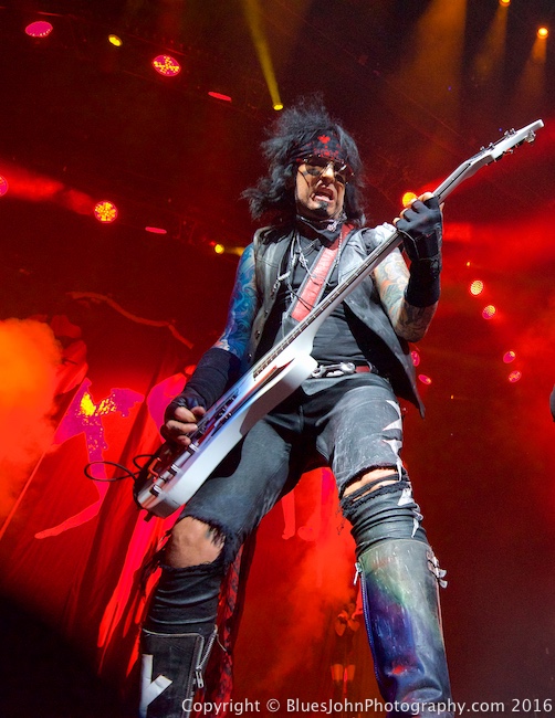 Sixx:A.M., Moda Center, photo by John Alcala