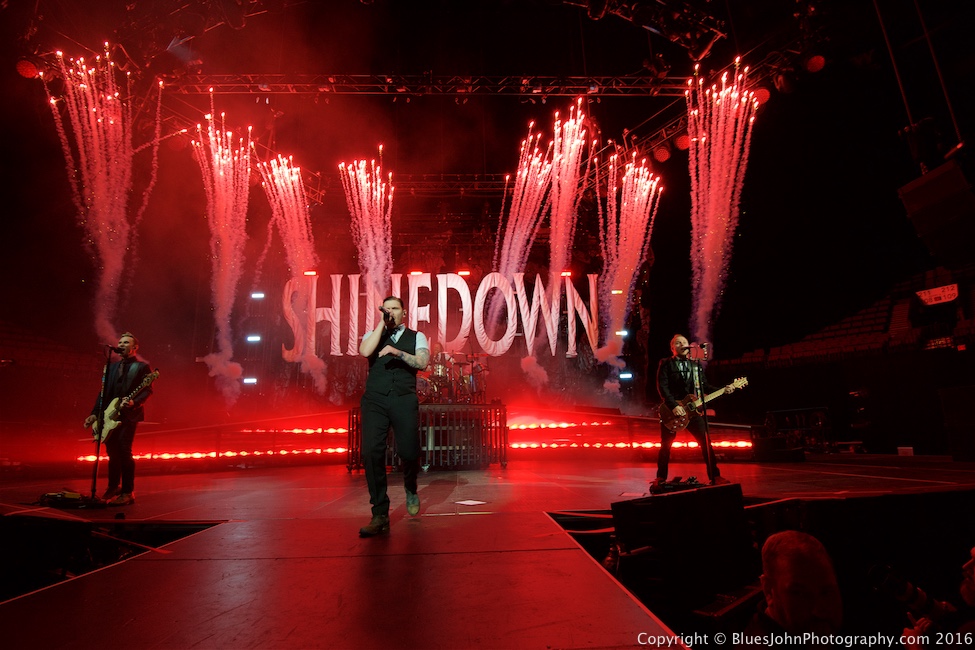 Shinedown, Moda Center, photo by John Alcala