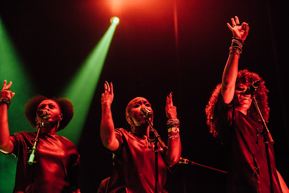 Lauryn Hill, Keller Auditorium, Portland'5 Centers for the Arts, photo by Tojo Andrianarivo