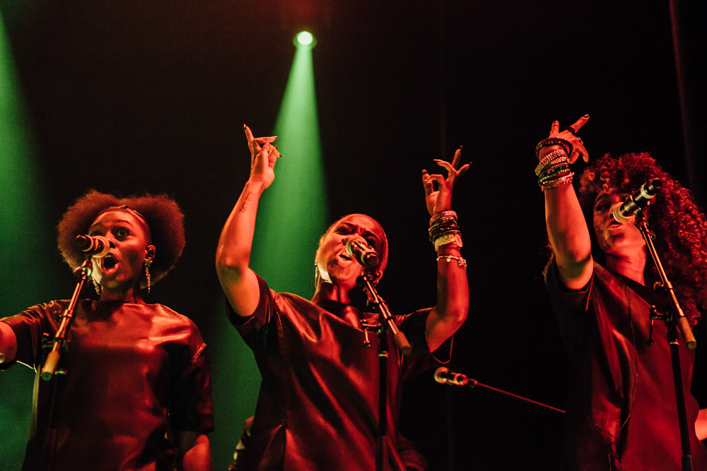 Lauryn Hill, Keller Auditorium, Portland'5 Centers for the Arts, photo by Tojo Andrianarivo