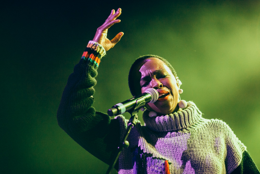 Lauryn Hill, Keller Auditorium, Portland'5 Centers for the Arts, photo by Tojo Andrianarivo