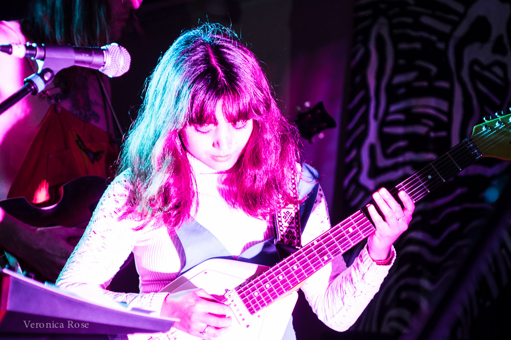 Photos of Lose Yr Mind featuring Shannon and the Clams, Mommy Long