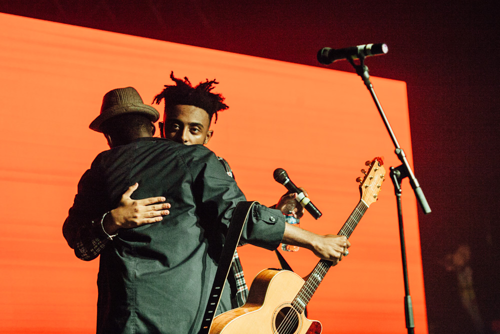 Leon Bridges, Roseland Theater, photo by Tojo Andrianarivo