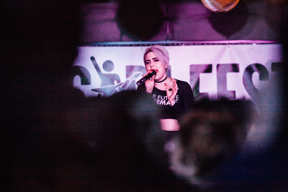Courtney Noe, Girl Fest, Lola's Room, photo by Tojo Andrianarivo