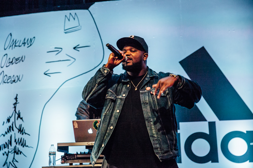 Mic Capes, Flex Space, photo by Tojo Andrianarivo