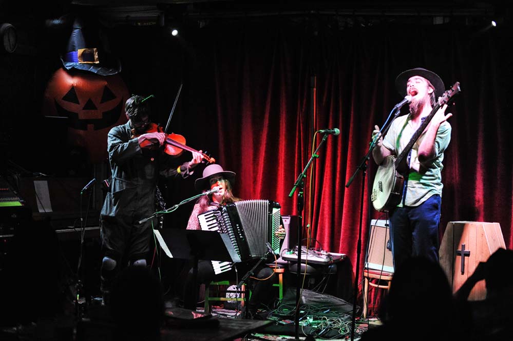 Three For Silver, Mississippi Pizza, photo by Miri Stebivka