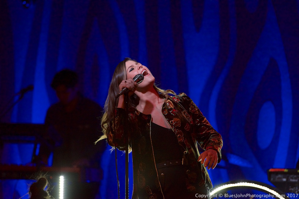 LÉON, Doug Fir Lounge, photo by John Alcala