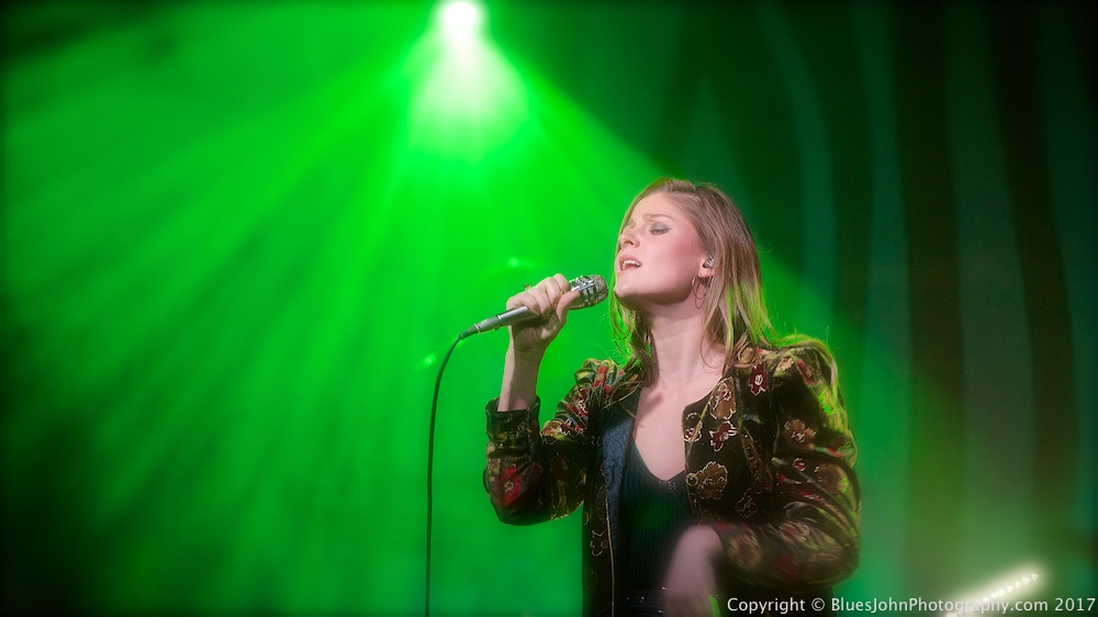 LÉON, Doug Fir Lounge, photo by John Alcala
