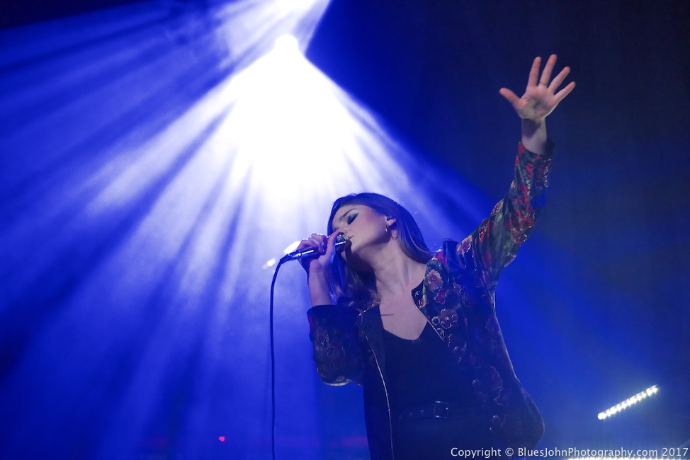 LÉON, Doug Fir Lounge, photo by John Alcala