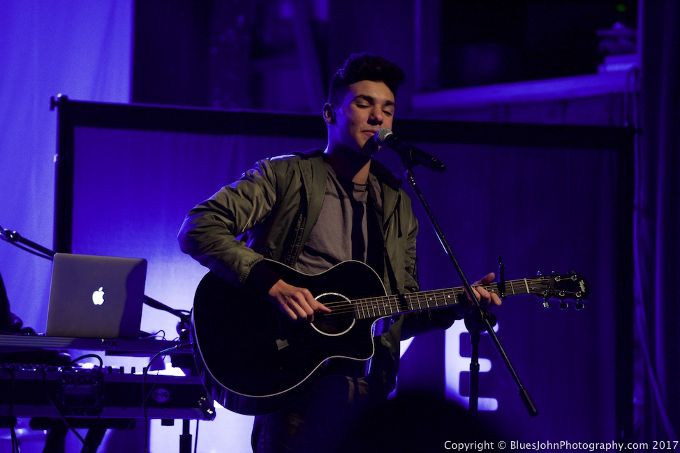 Daniel Skye, Wonder Ballroom, photo by John Alcala