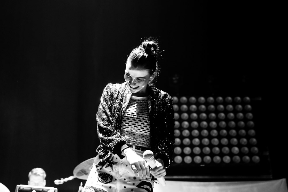 MisterWives, Moda Center, Rose Quarter, photo by Sydnie Kobza