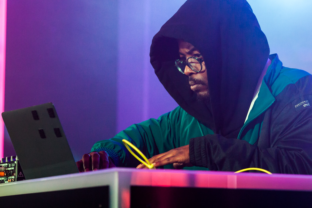NxWorries, Veterans Memorial Coliseum, Rose Quarter, photo by Tojo Andrianarivo