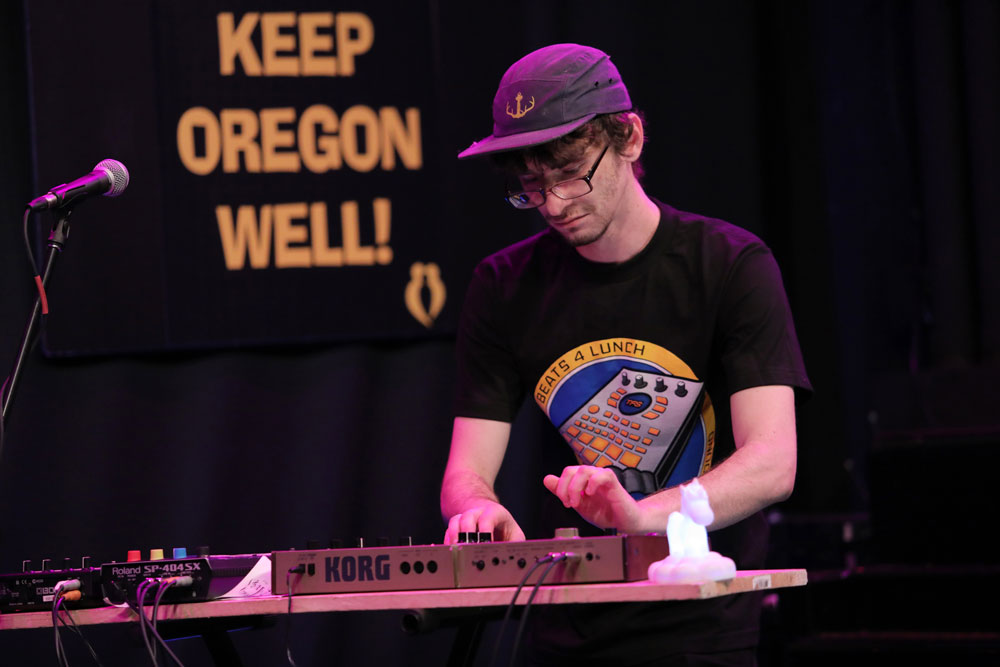 Korgy & Bass, Bloodworks Live Studio, Vortex Music Magazine, The Thesis, photo by Bennett Dewan