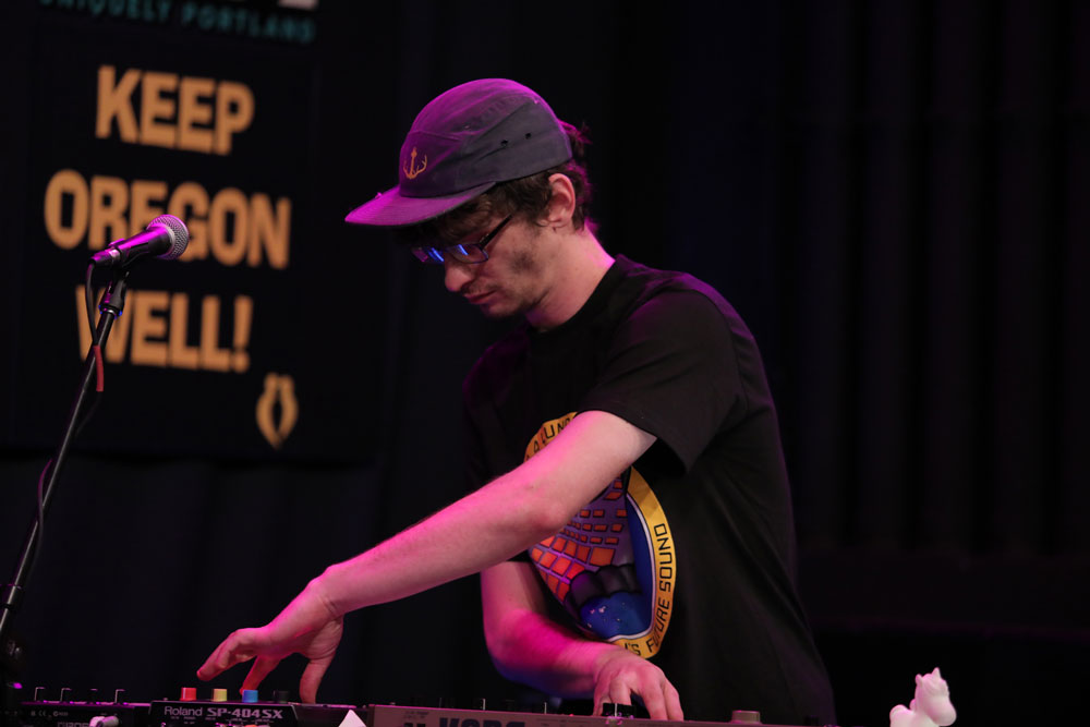 Korgy & Bass, Bloodworks Live Studio, Vortex Music Magazine, The Thesis, photo by Bennett Dewan