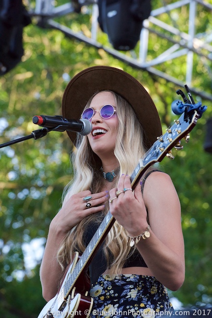 Haley Johnsen, KINK, Portland Rose Festival, Tom McCall Waterfront Park, photo by John Alcala