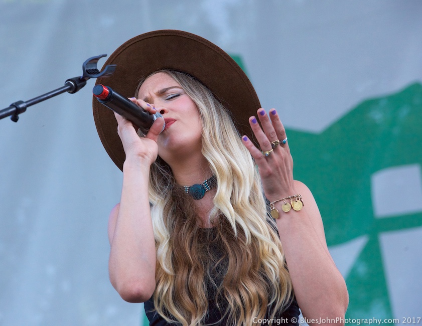 Haley Johnsen, KINK, Portland Rose Festival, Tom McCall Waterfront Park, photo by John Alcala
