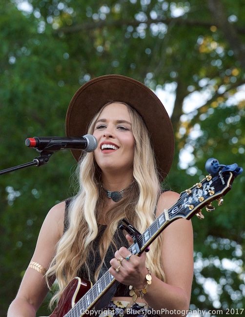 Haley Johnsen, KINK, Portland Rose Festival, Tom McCall Waterfront Park, photo by John Alcala