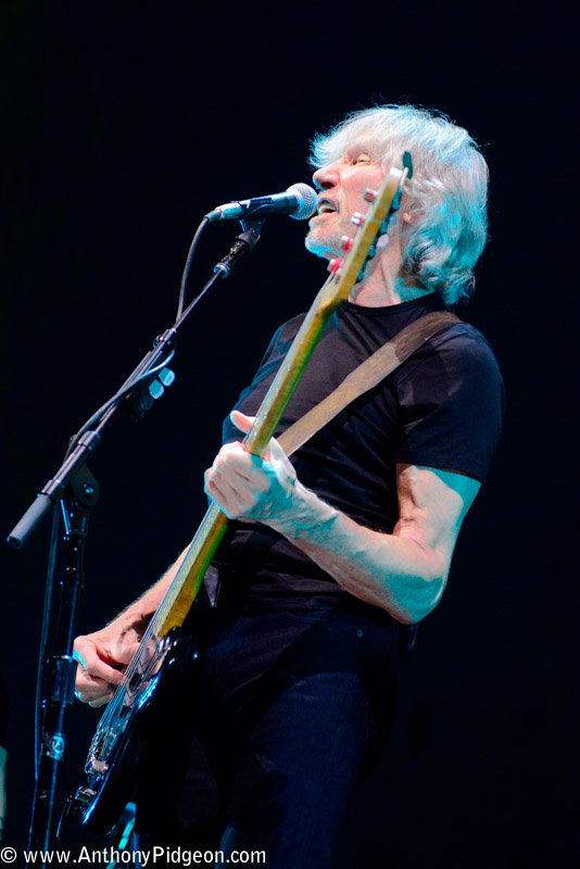 Roger Waters, Moda Center, Rose Quarter, photo by Anthony Pidgeon