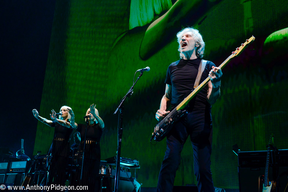 Roger Waters, Moda Center, Rose Quarter, photo by Anthony Pidgeon