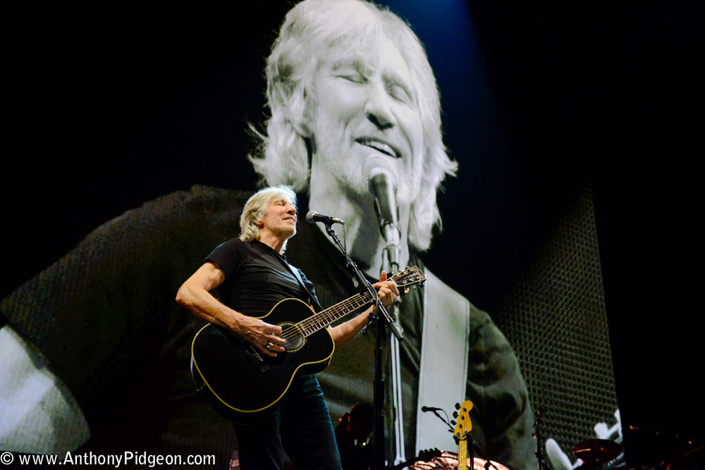 Roger Waters, Moda Center, Rose Quarter, photo by Anthony Pidgeon