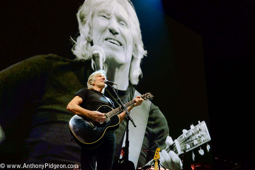 Roger Waters, Moda Center, Rose Quarter, photo by Anthony Pidgeon