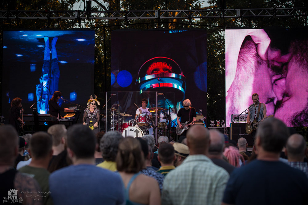 Blondie, Edgefield Amphitheater, photo by Alyssa Herrman