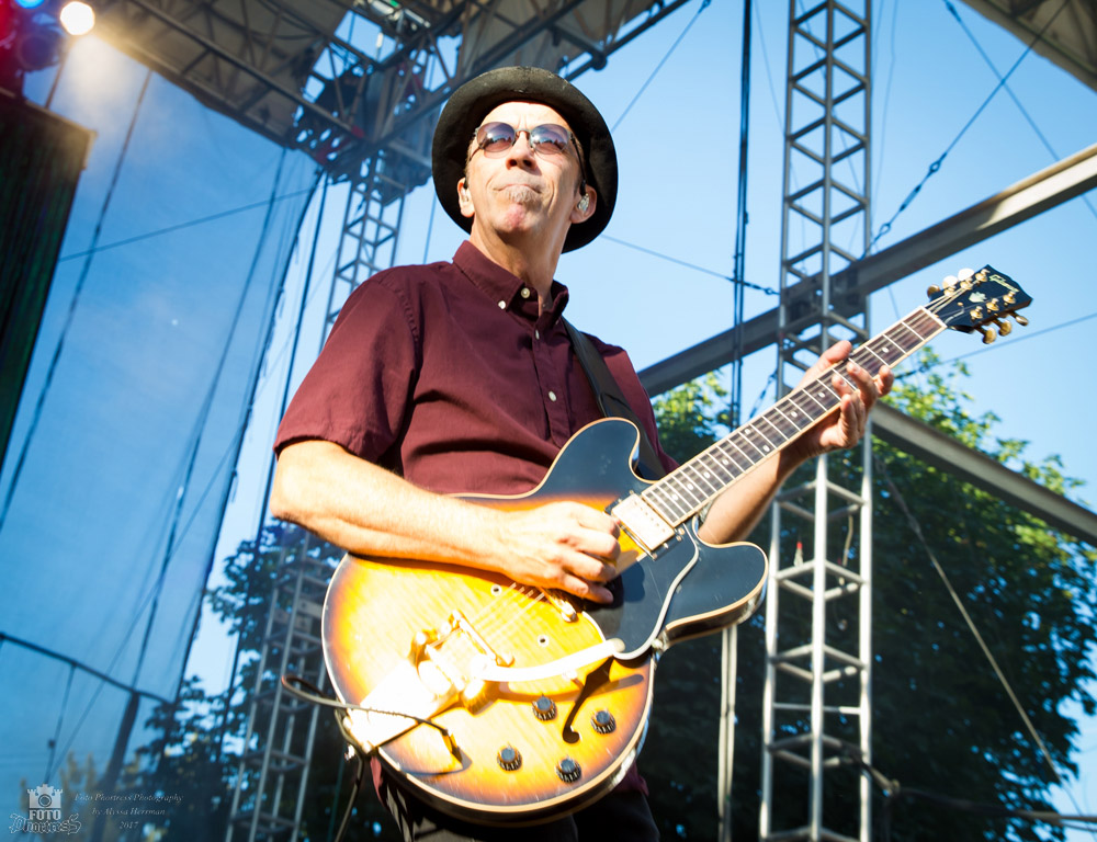 Garbage, Edgefield Amphitheater, photo by Alyssa Herrman