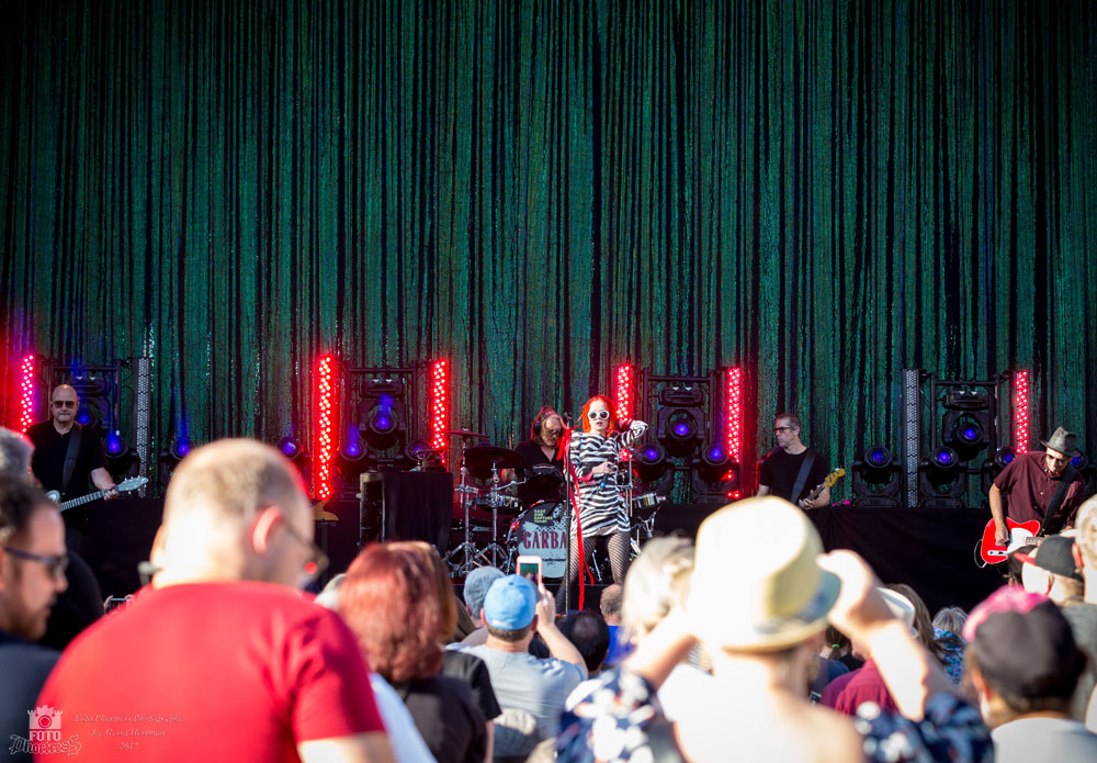 Garbage, Edgefield Amphitheater, photo by Alyssa Herrman