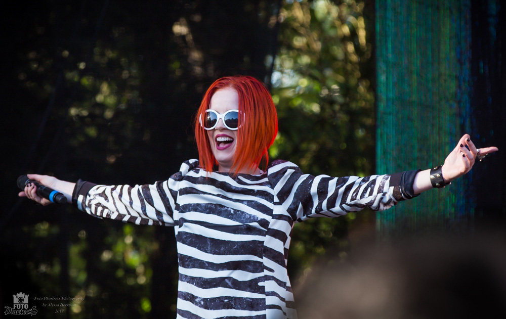 Garbage, Edgefield Amphitheater, photo by Alyssa Herrman