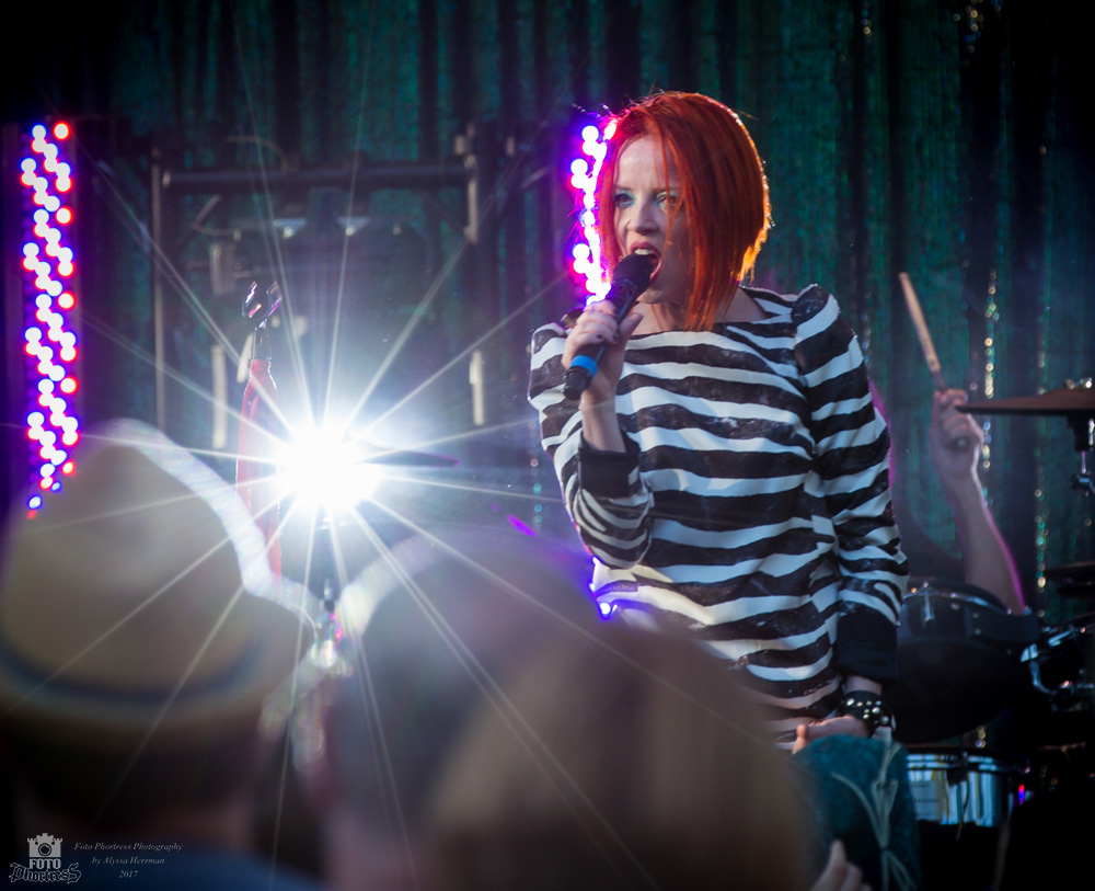 Garbage, Edgefield Amphitheater, photo by Alyssa Herrman