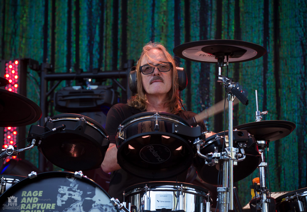 Garbage, Edgefield Amphitheater, photo by Alyssa Herrman