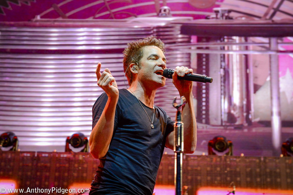 Train, Sunlight Supply Amphitheater, photo by Anthony Pidgeon