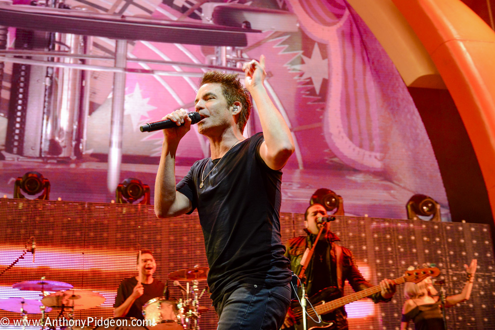 Train, Sunlight Supply Amphitheater, photo by Anthony Pidgeon