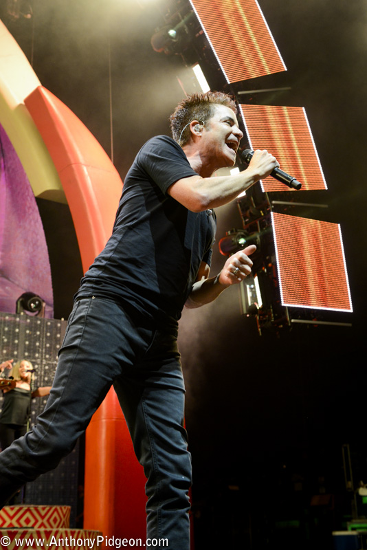 Train, Sunlight Supply Amphitheater, photo by Anthony Pidgeon