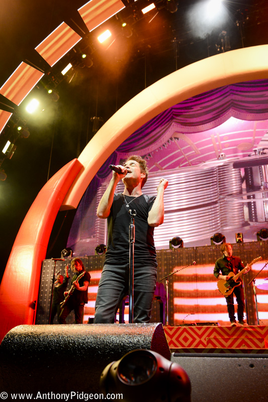 Train, Sunlight Supply Amphitheater, photo by Anthony Pidgeon