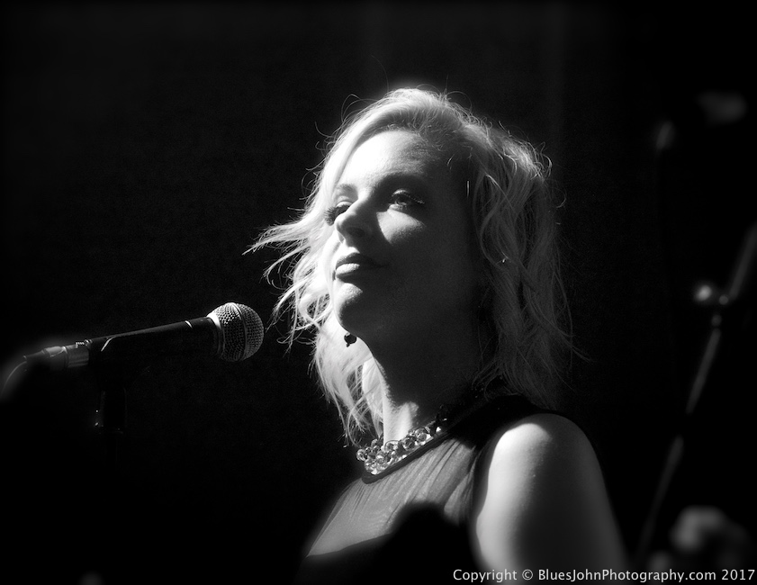 Nu Shooz, Crystal Ballroom, photo by John Alcala