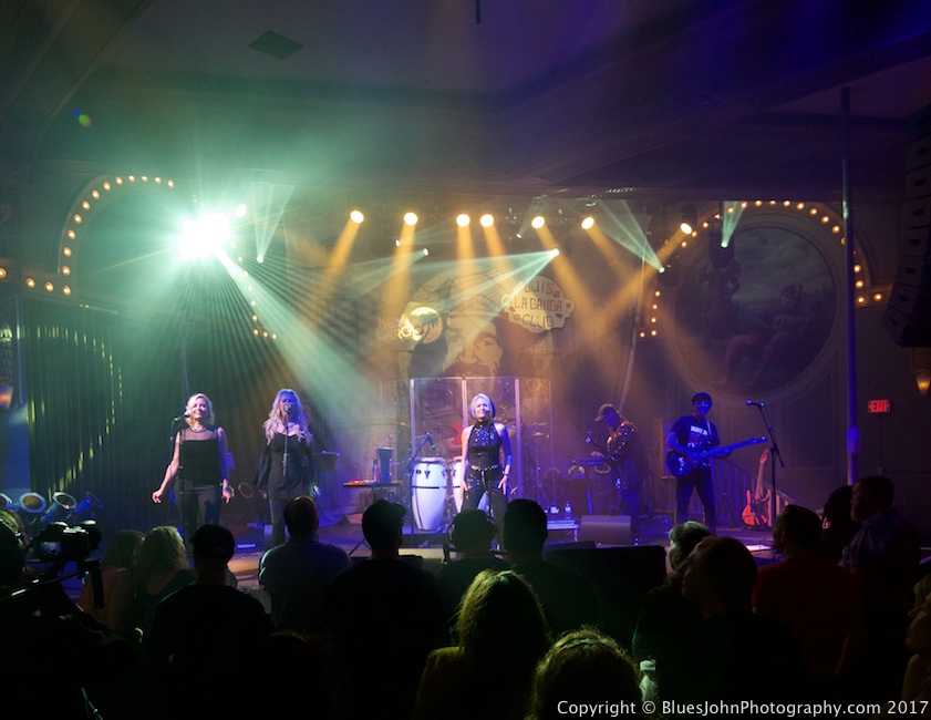 Nu Shooz, Crystal Ballroom, photo by John Alcala