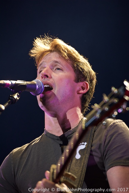 James Blunt, Moda Center, Rose Quarter, photo by John Alcala
