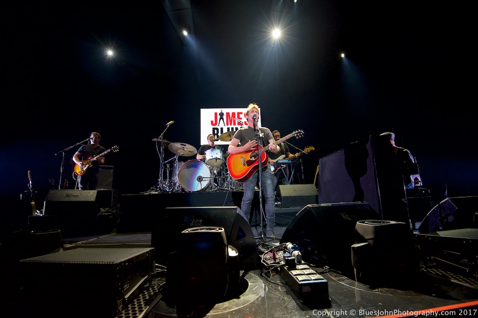 James Blunt, Moda Center, Rose Quarter, photo by John Alcala