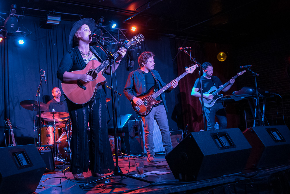 Elke Robitaille, Dante's, photo by Miss Ellanea