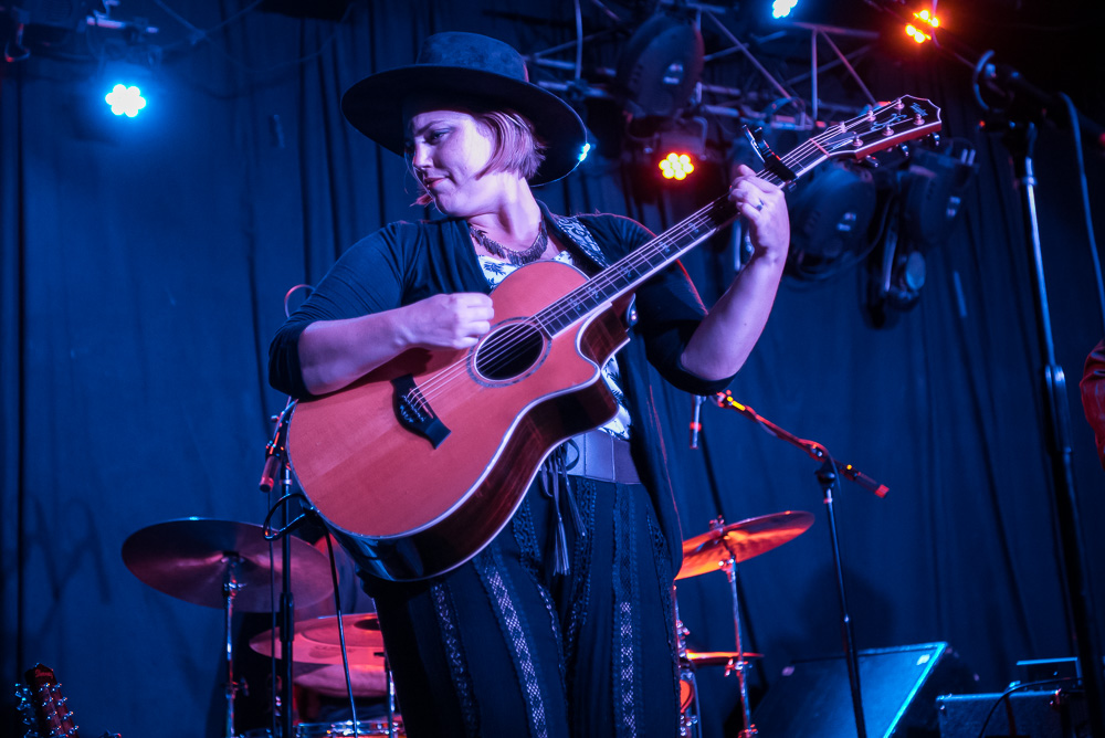 Elke Robitaille, Dante's, photo by Miss Ellanea