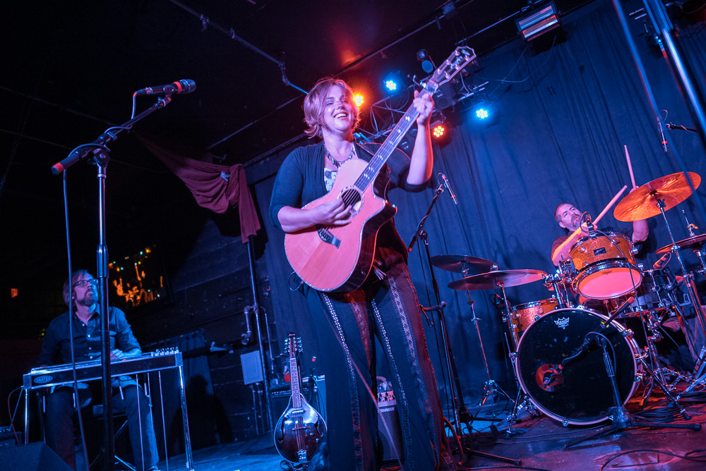 Elke Robitaille, Dante's, photo by Miss Ellanea