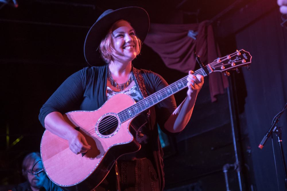 Elke Robitaille, Dante's, photo by Miss Ellanea