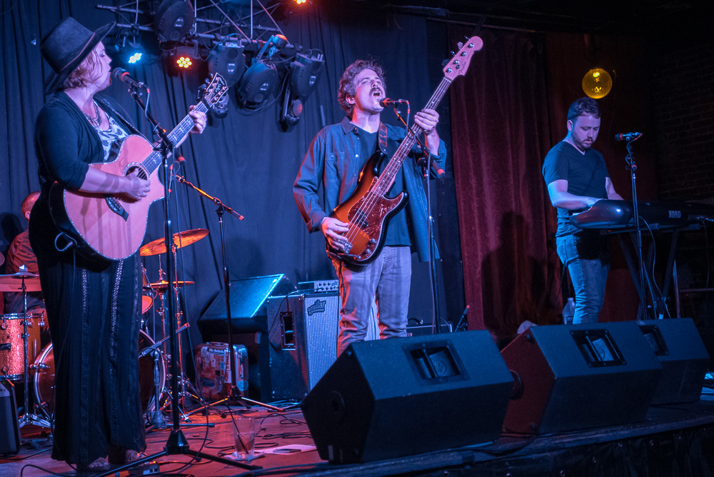 Elke Robitaille, Dante's, photo by Miss Ellanea